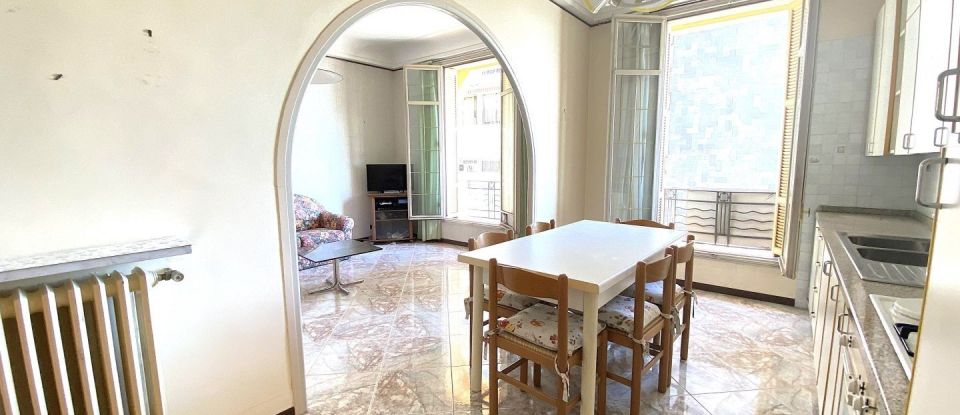 Appartement 3 pièces de 72 m² à Nice (06200)