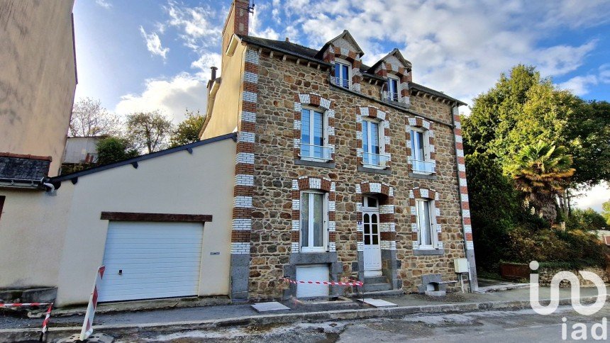 Village house 8 rooms of 210 m² in Merdrignac (22230)