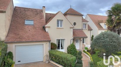 Maison traditionnelle 8 pièces de 185 m² à Claye-Souilly (77410)