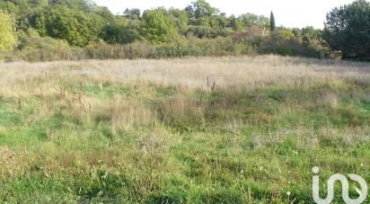 Land of 811 m² in Pierrevert (04860)