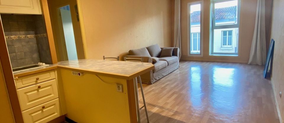 Apartment 2 rooms of 36 m² in La Rochelle (17000)