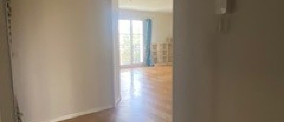 Apartment 4 rooms of 84 m² in Villeneuve-la-Garenne (92390)