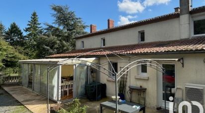 Maison traditionnelle 8 pièces de 175 m² à Montrevault-sur-Èvre (49600)