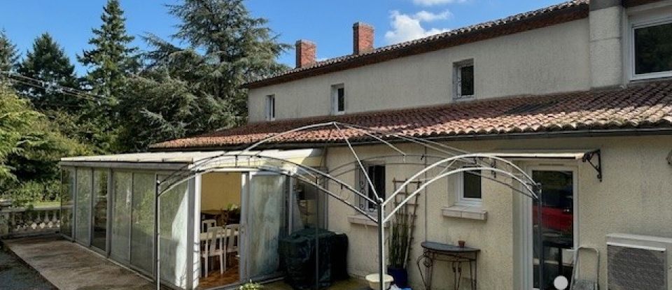 Maison traditionnelle 8 pièces de 175 m² à Montrevault-sur-Èvre (49600)