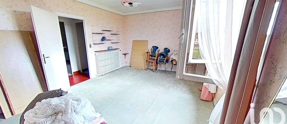 Maison de village 8 pièces de 200 m² à Giat (63620)