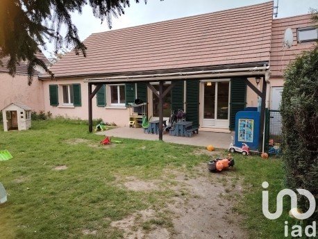 House 5 rooms of 121 m² in May-en-Multien (77145)