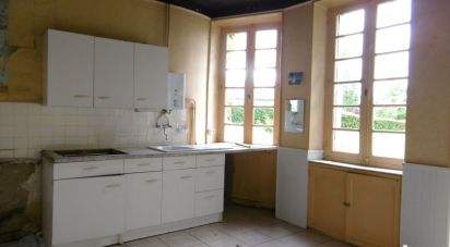 House 6 rooms of 134 m² in Adriers (86430)