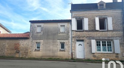 Maison de ville 5 pièces de 144 m² à - (16460)