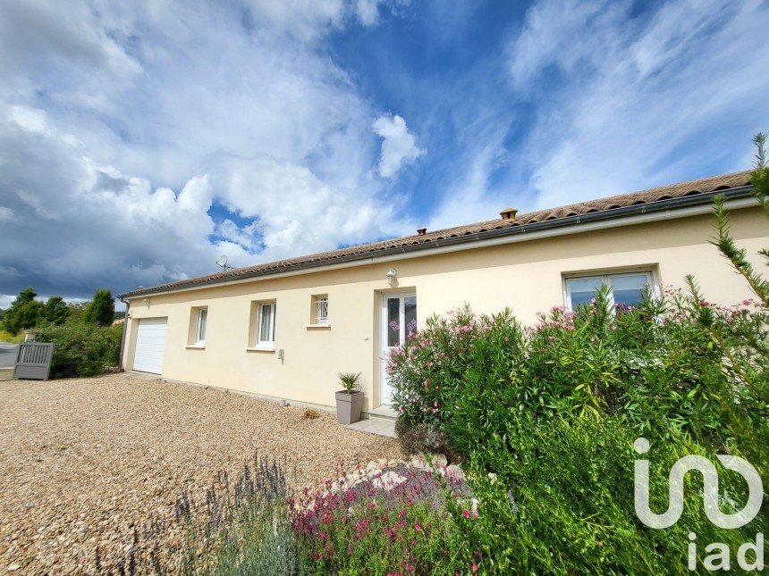 Pavilion 5 rooms of 95 m² in Vouneuil-sur-Vienne (86210)