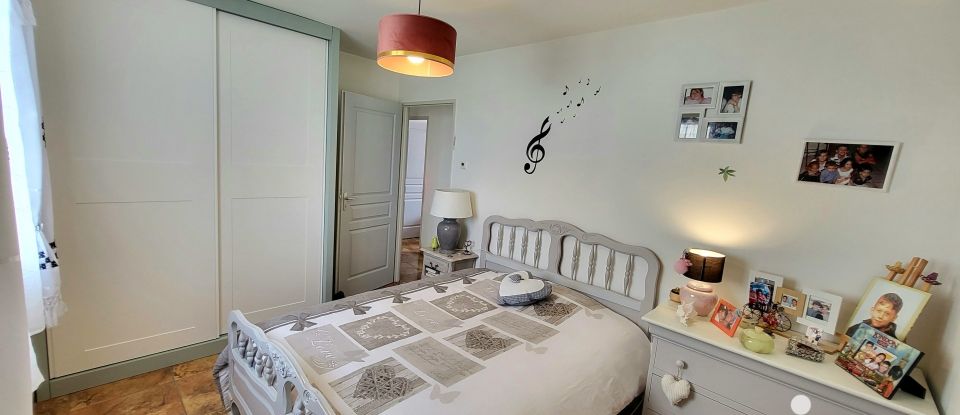 Pavilion 5 rooms of 95 m² in Vouneuil-sur-Vienne (86210)