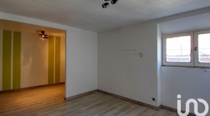 Town house 3 rooms of 81 m² in Puiseaux (45390)