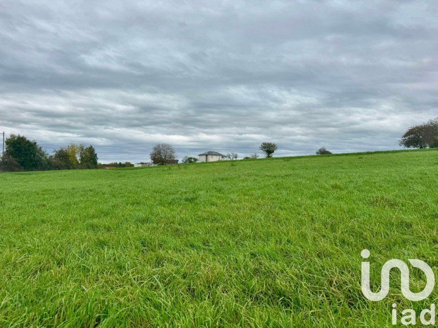 Terrain de 2 426 m² à Hennecourt (88270)