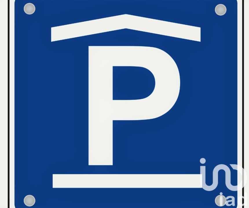 Parking of 17 m² in Marseille (13009)