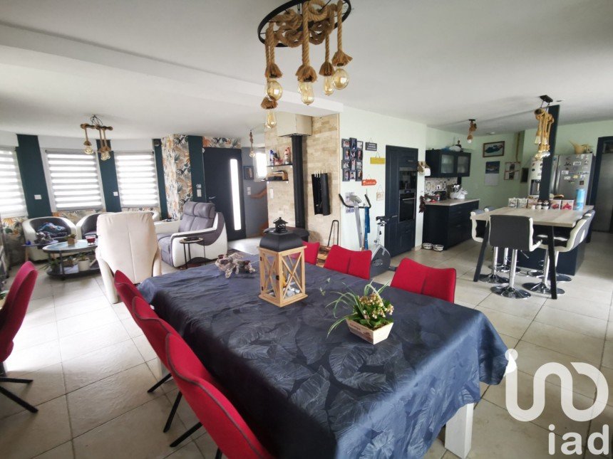 Maison 7 pièces de 137 m² à Bouloire (72440)