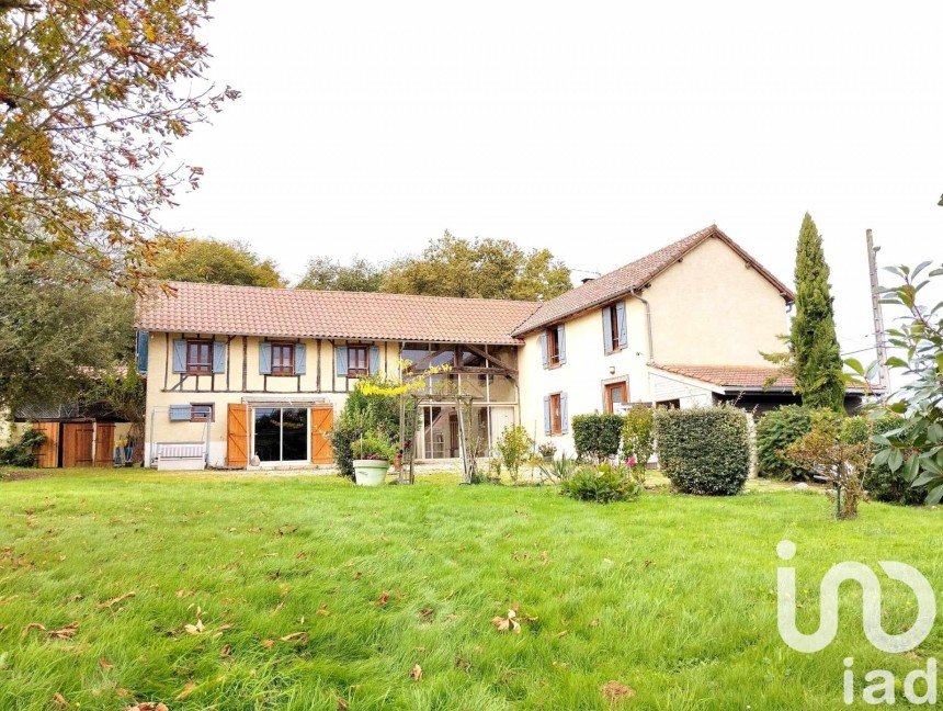 Maison de campagne 5 pièces de 223 m² à Trie-sur-Baïse (65220)