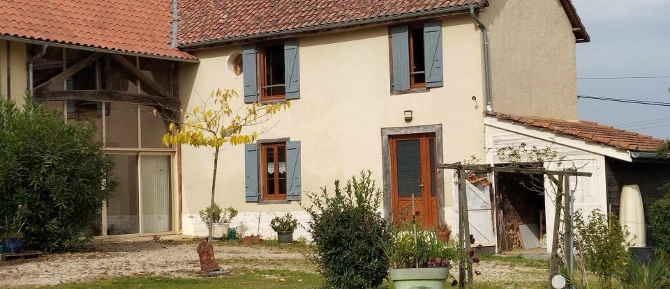 Maison de campagne 5 pièces de 223 m² à Trie-sur-Baïse (65220)