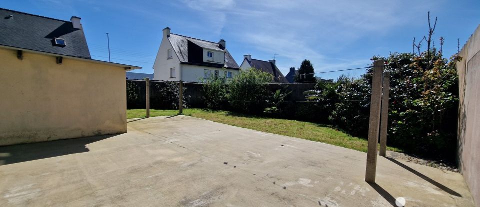 House 5 rooms of 104 m² in Carhaix-Plouguer (29270)