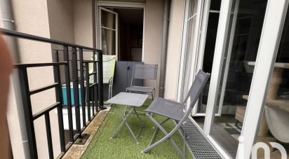 Apartment 1 room of 38 m² in Plaisir (78370)