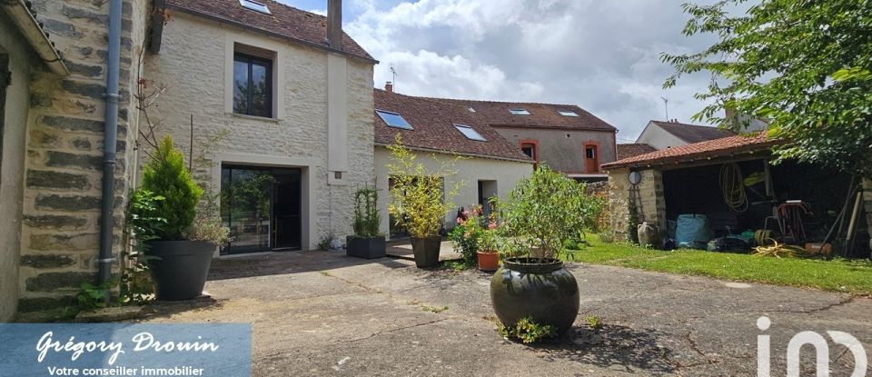 Village house 6 rooms of 200 m² in Saint-Pierre-lès-Nemours (77140)