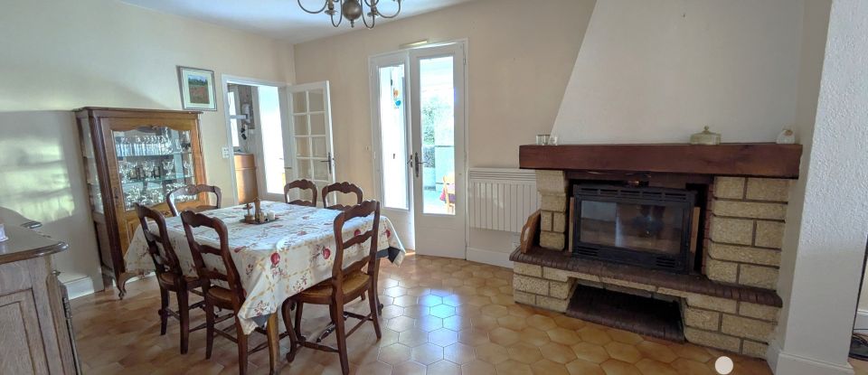 House 5 rooms of 141 m² in Saujon (17600)