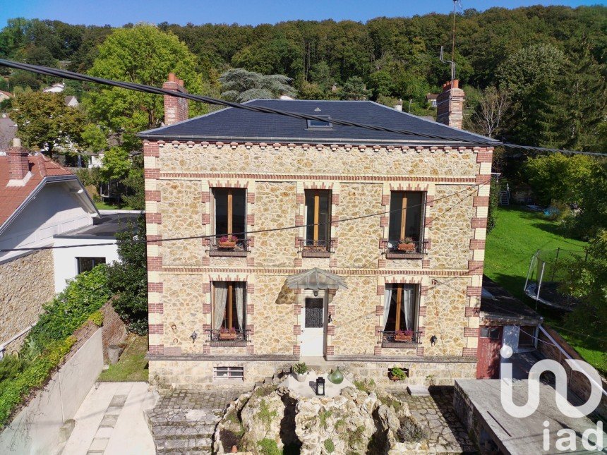 Mansion 8 rooms of 155 m² in Chevreuse (78460)