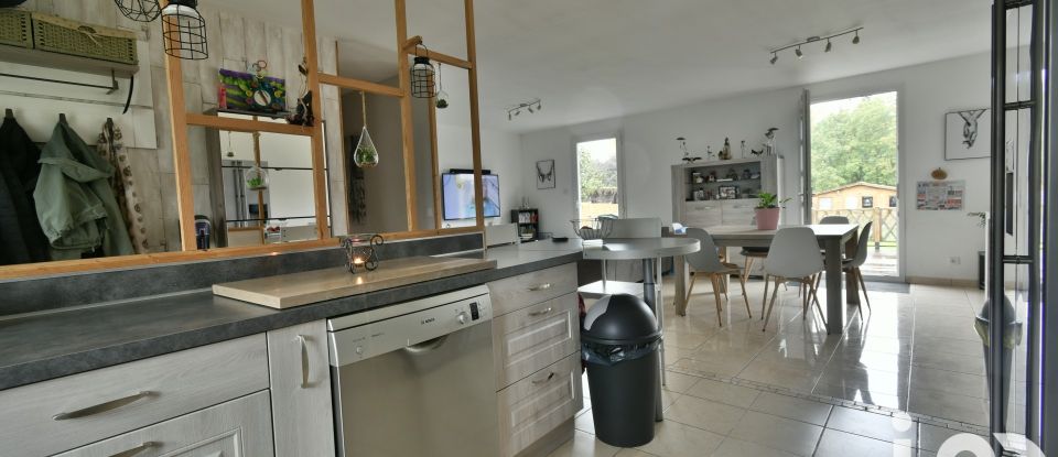 Pavilion 5 rooms of 127 m² in Montdidier (80500)