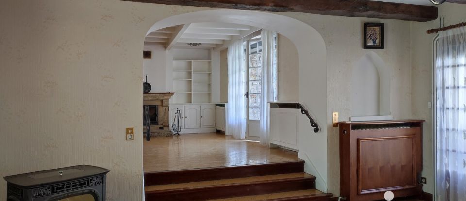 Village house 7 rooms of 180 m² in Saint-Germain-du-Teil (48340)