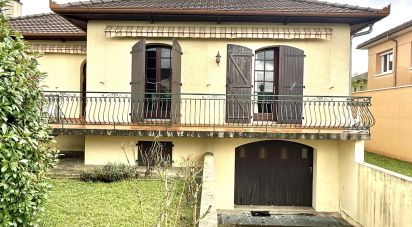 Traditional house 4 rooms of 92 m² in Séméac (65600)