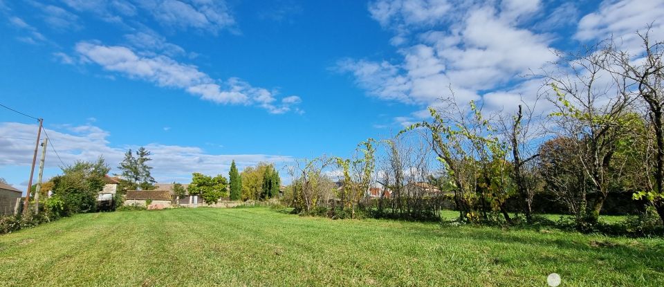 Land of 5,278 m² in Coussay (86110)