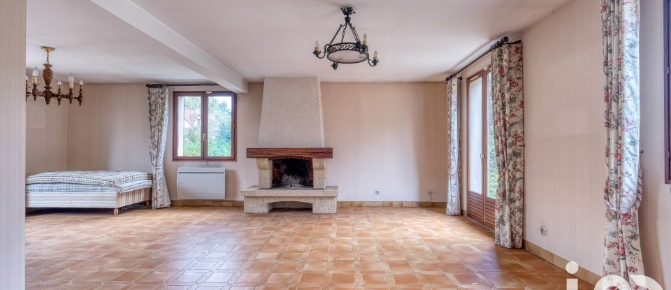 Traditional house 7 rooms of 175 m² in Charmentray (77410)