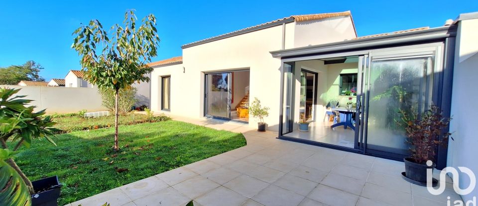 House 6 rooms of 135 m² in Talmont-Saint-Hilaire (85440)