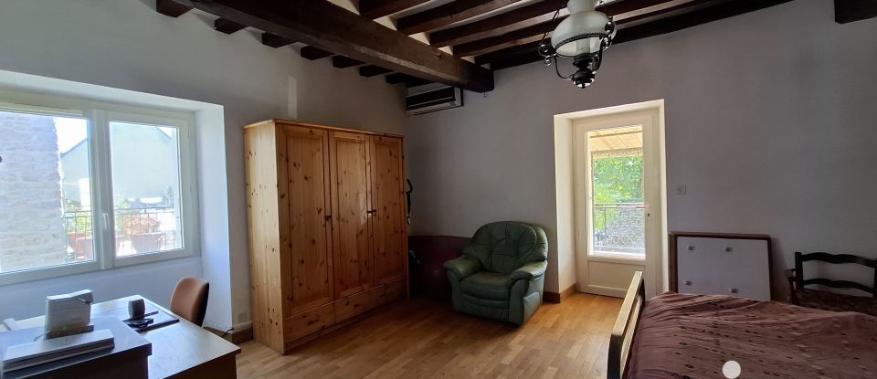 Traditional house 5 rooms of 88 m² in Brûlon (72350)