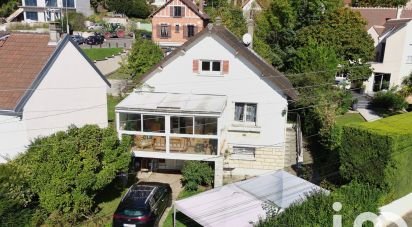 Maison traditionnelle 6 pièces de 104 m² à Saint-Rémy-lès-Chevreuse (78470)