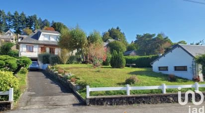 Maison 8 pièces de 150 m² à Ussel (19200)