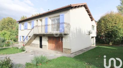 Maison 9 pièces de 170 m² à Saint-Georges-de-Luzençon (12100)