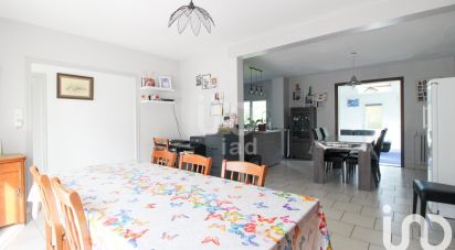 Maison 9 pièces de 170 m² à Saint-Georges-de-Luzençon (12100)