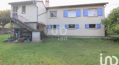 Maison 9 pièces de 170 m² à Saint-Georges-de-Luzençon (12100)