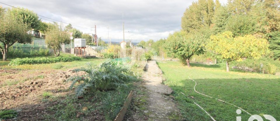 Maison 9 pièces de 170 m² à Saint-Georges-de-Luzençon (12100)