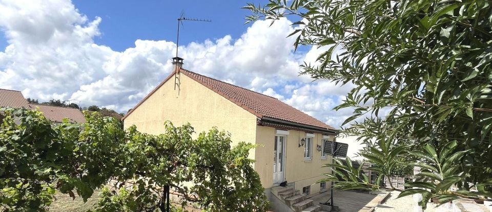 House 7 rooms of 133 m² in Saint-Benoît (86280)