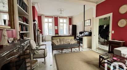 House 8 rooms of 300 m² in Tours (37000)