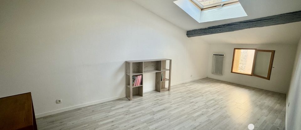 Maison de ville 6 pièces de 119 m² à Saint-Gilles (30800)