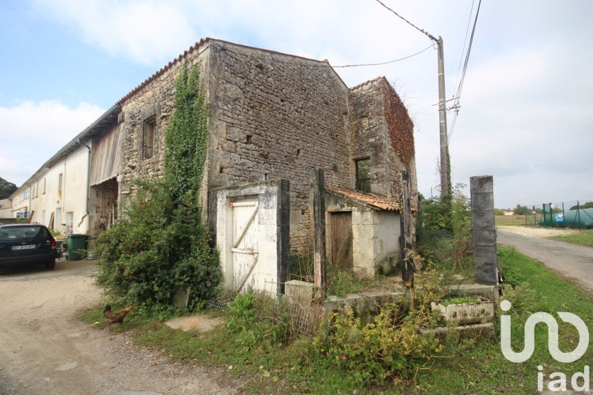 Maison de village 7 pièces de 120 m² à Bords (17430)