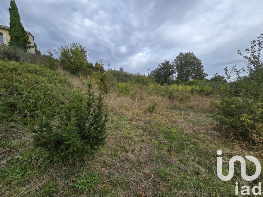 Land of 1,930 m² in Moissac (82200)