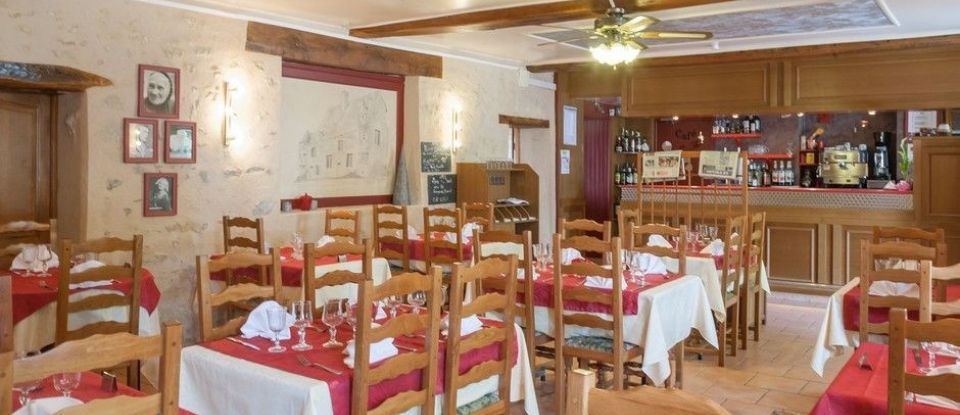 Hotel-restaurant of 493 m² in Tennie (72240)