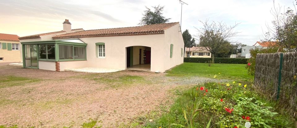 Traditional house 5 rooms of 110 m² in La Chaize-le-Vicomte (85310)