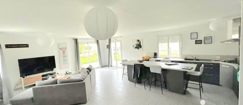 House 4 rooms of 95 m² in Bavent (14860)