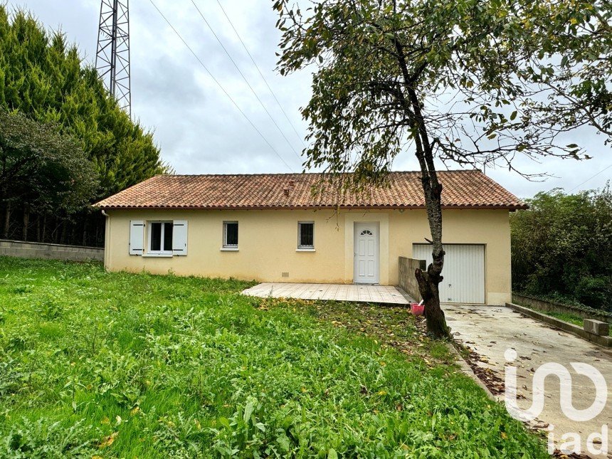 Traditional house 4 rooms of 94 m² in Fléac (16730)