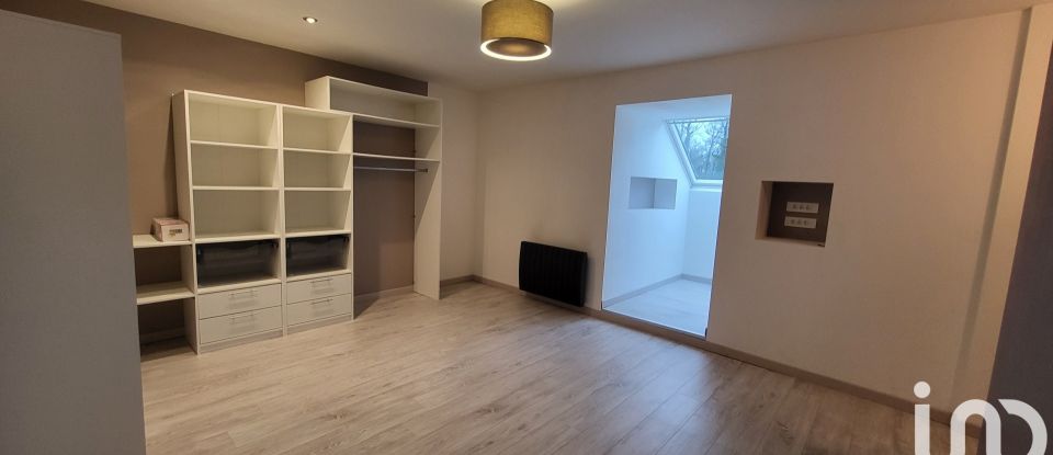 Pavillon 7 pièces de 199 m² à Cambrin (62149)