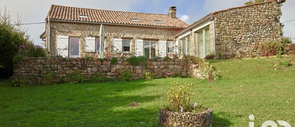 Country house 5 rooms of 172 m² in - (07130)