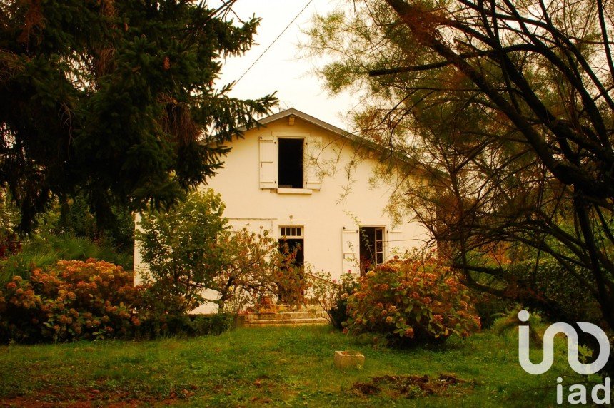 Maison traditionnelle 4 pièces de 130 m² à Foix (09000)